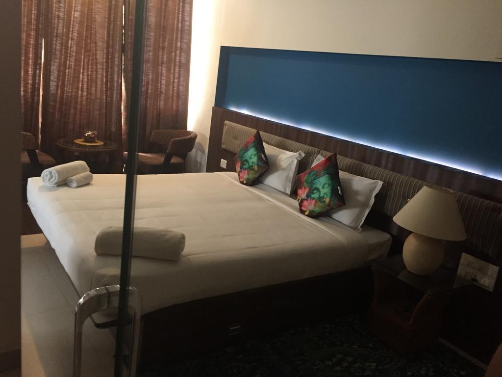 Luxtay Suites Bangalore Room photo