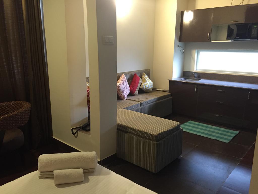 Luxtay Suites Bangalore Room photo